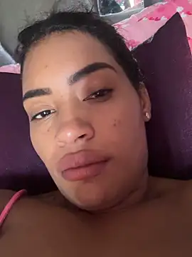 AmberMoss1 online show from April 12, 5:16 pm