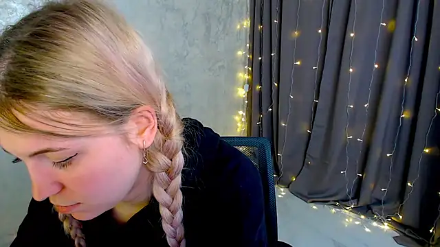 arlana klart online show from February 3, 1:16 am