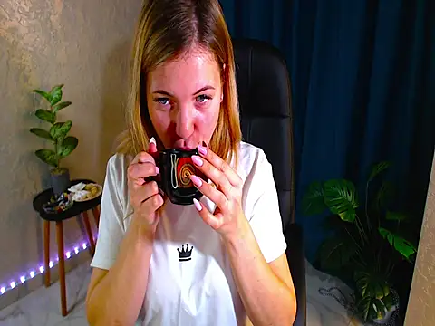 Snapshot of arlana_klart chatting on October 27, 1:17 am arlana klart online show from October 27, 1:17 am