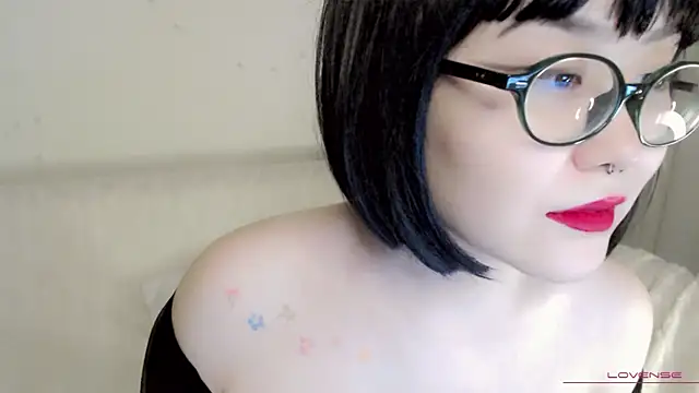 tsunade chan online show from December 15, 4:13 pm