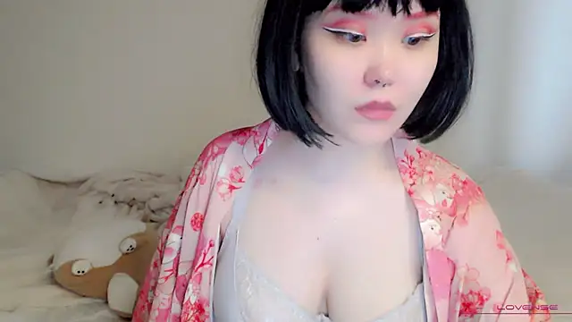 tsunade chan online show from October 8, 5:20 am