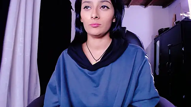 loganher900 online show from February 6, 6:31 am