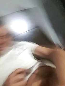 Snapshot of Johan199118 chatting on December 18, 8:34 pm Johan199118 online show from December 18, 8:34 pm