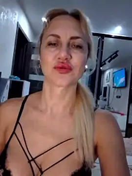 KissMiSveet online show from January 9, 4:36 pm