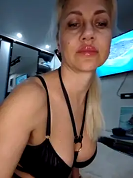 KissMiSveet online show from March 26, 5:11 pm