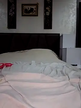 KissMiSveet online show from October 17, 5:33 am