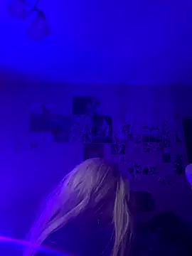 Snapshot of Akira-ivy chatting on September 19, 6:56 pm Akira-ivy online show from September 19, 6:56 pm