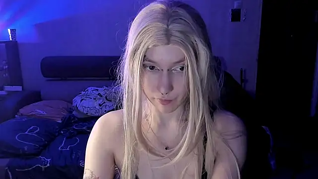 Snapshot of Akira-ivy chatting on March 3, 6:59 pm Akira-ivy online show from March 3, 6:59 pm