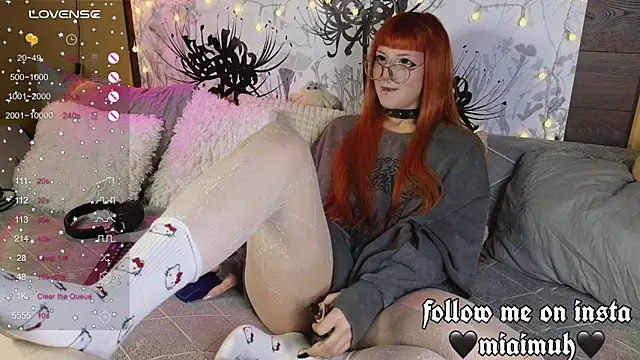 Snapshot of mia__yui chatting on November 24, 11:49 pm mia yui online show from November 24, 11:49 pm