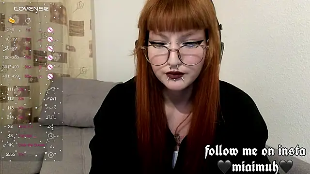 Snapshot of mia__yui chatting on October 23, 3:54 pm mia yui online show from October 23, 3:54 pm