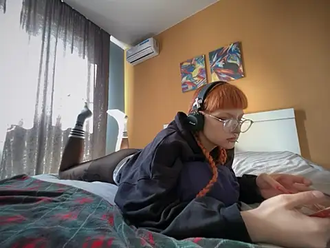 mia  yui online show from March 11, 9:36 am