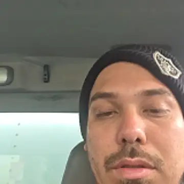 luis97fer online show from May 1, 5:29 pm