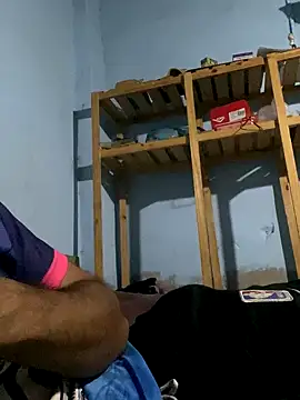 Snapshot of Emabracamonte95 chatting on November 6, 10:25 pm Emabracamonte95 online show from November 6, 10:25 pm