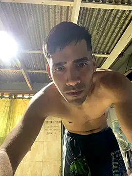 Snapshot of Emabracamonte95 chatting on November 9, 12:20 pm Emabracamonte95 online show from November 9, 12:20 pm