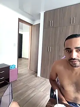 stivenlujan69 online show from October 31, 2:35 pm