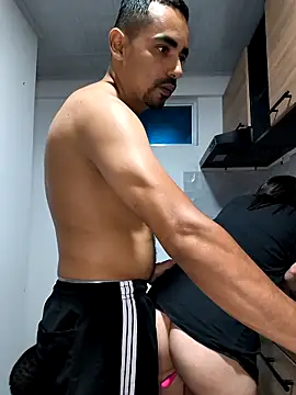 stivenlujan69 online show from December 17, 3:33 am