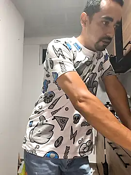 stivenlujan69 online show from November 29, 1:17 am