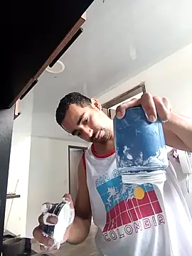 stivenlujan69 online show from February 24, 3:24 pm