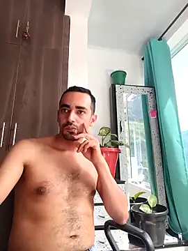 stivenlujan69 online show from February 7, 7:44 pm