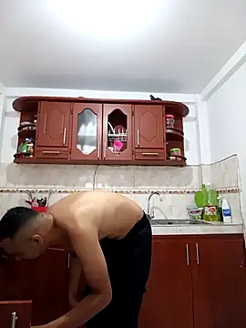 stivenlujan69 online show from February 26, 6:08 pm