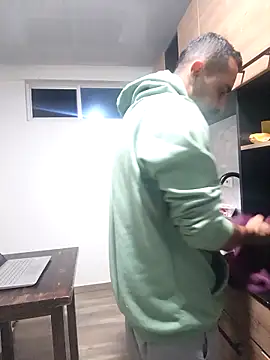 stivenlujan69 online show from November 9, 1:42 am