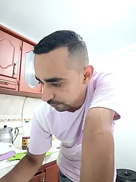 stivenlujan69 online show from March 1, 6:08 pm