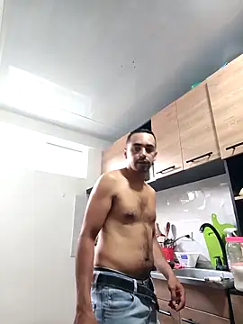 stivenlujan69 online show from February 5, 6:59 pm