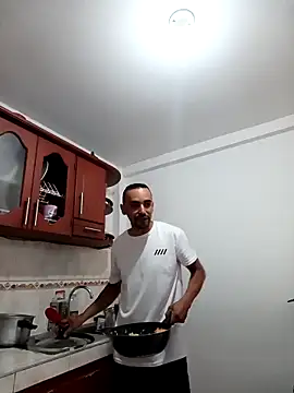 stivenlujan69 online show from March 3, 7:10 pm