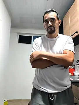 stivenlujan69 online show from November 26, 2:44 am