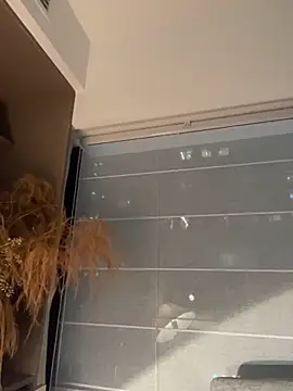 za-02605 online show from April 14, 12:10 pm