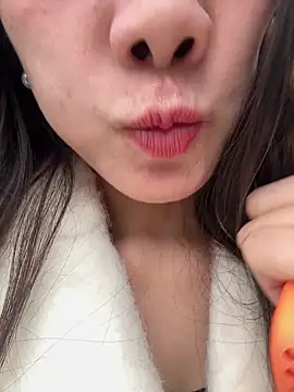 Snapshot of za-02605 chatting on February 5, 4:19 am za-02605 online show from February 5, 4:19 am