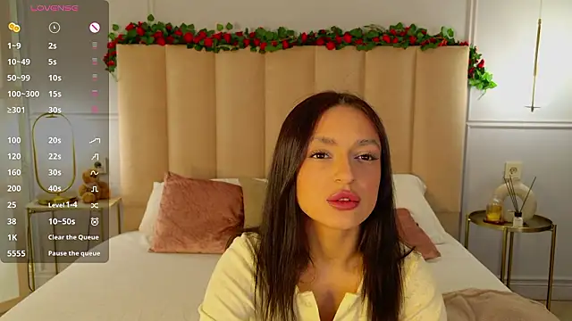 AdoraCortes online show from February 3, 5:16 am