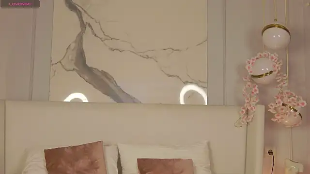 AdoraCortes online show from September 17, 5:20 am