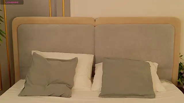 AdoraCortes online show from March 23, 5:07 am