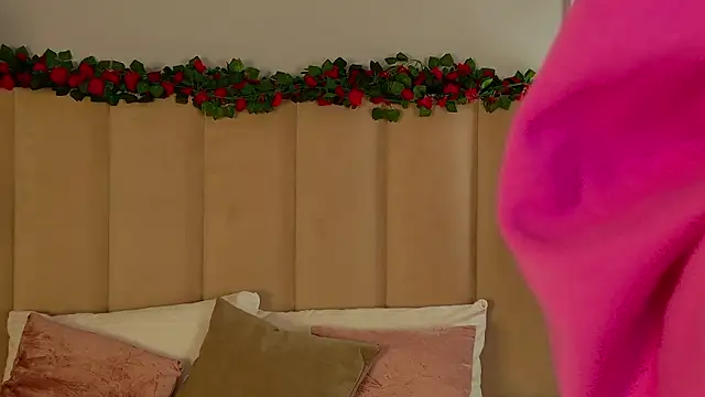 AdoraCortes online show from February 9, 5:05 am