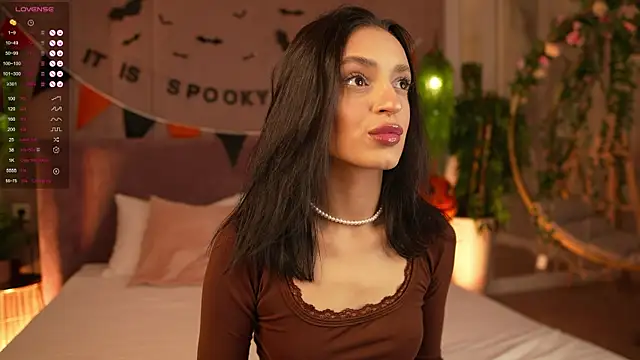 AdoraCortes online show from October 30, 5:06 am