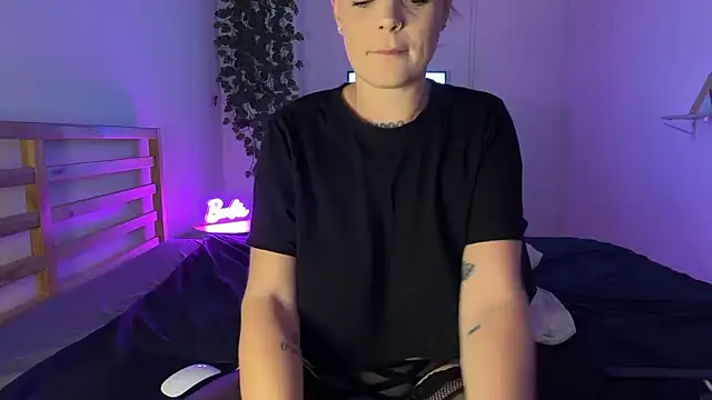 JuliaLaRousse online show from September 21, 6:13 pm