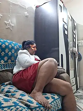 SIMIHOT online show from November 2, 4:45 pm