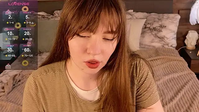 Snapshot of Moon__Bunny chatting on May 10, 1:25 pm Moon Bunny online show from May 10, 1:25 pm