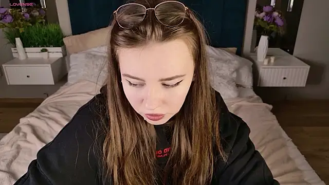 Moon  Bunny online show from March 6, 12:33 pm