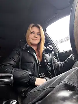 YOOUR EVAA online show from March 10, 8:29 am