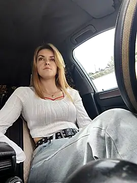 Snapshot of YOOUR_EVAA chatting on February 22, 8:17 am YOOUR EVAA online show from February 22, 8:17 am