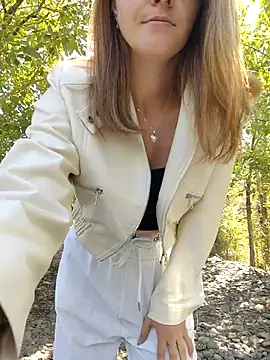 YOOUR EVAA online show from September 14, 6:03 am