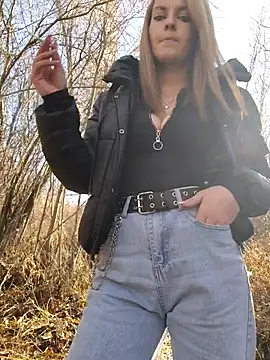 YOOUR EVAA online show from November 8, 8:40 am