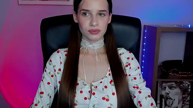 LuxMaya online show from November 12, 7:45 am