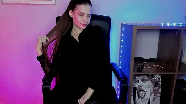 LuxMaya online show from December 19, 7:44 am