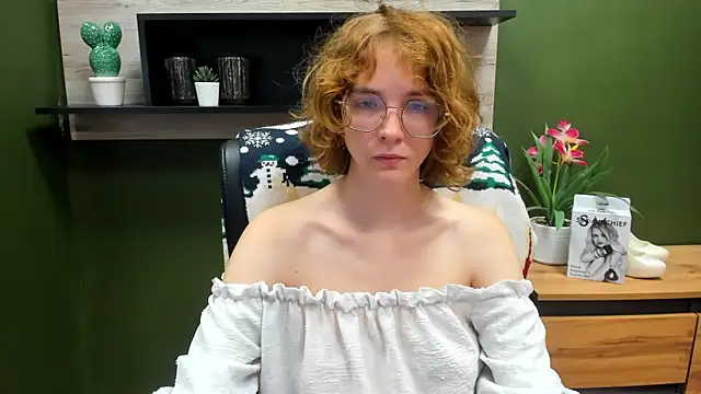 juicyPenny online show from October 1, 6:18 am