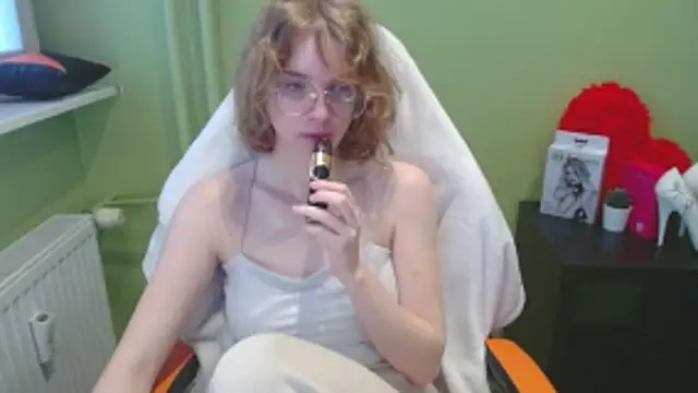 juicyPenny online show from December 3, 8:03 am