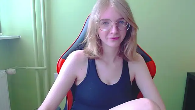 juicyPenny online show from April 10, 6:53 am