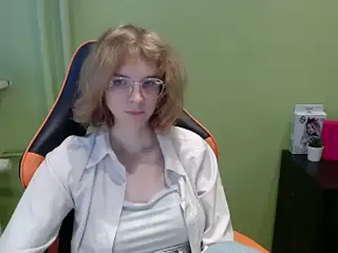 juicyPenny online show from December 5, 9:52 am